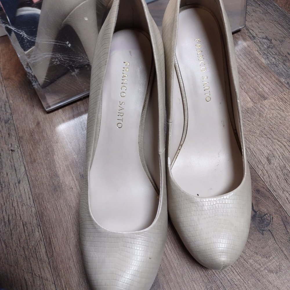 Beige pumps from Franco Sarto size 8 M - in Excellent used condition -